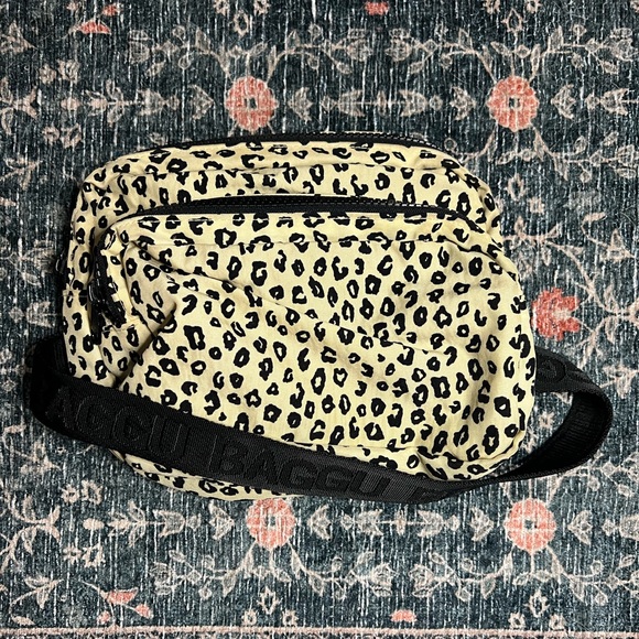 BAGGU Honey Leopard Fanny Pack - Picture 3 of 7